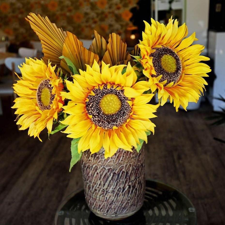 Sunflower Lounge